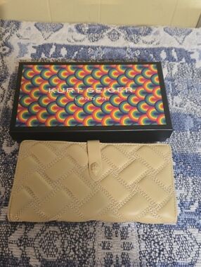 Kurt Geiger Quilted Lambskin Leather Wallet In Cream